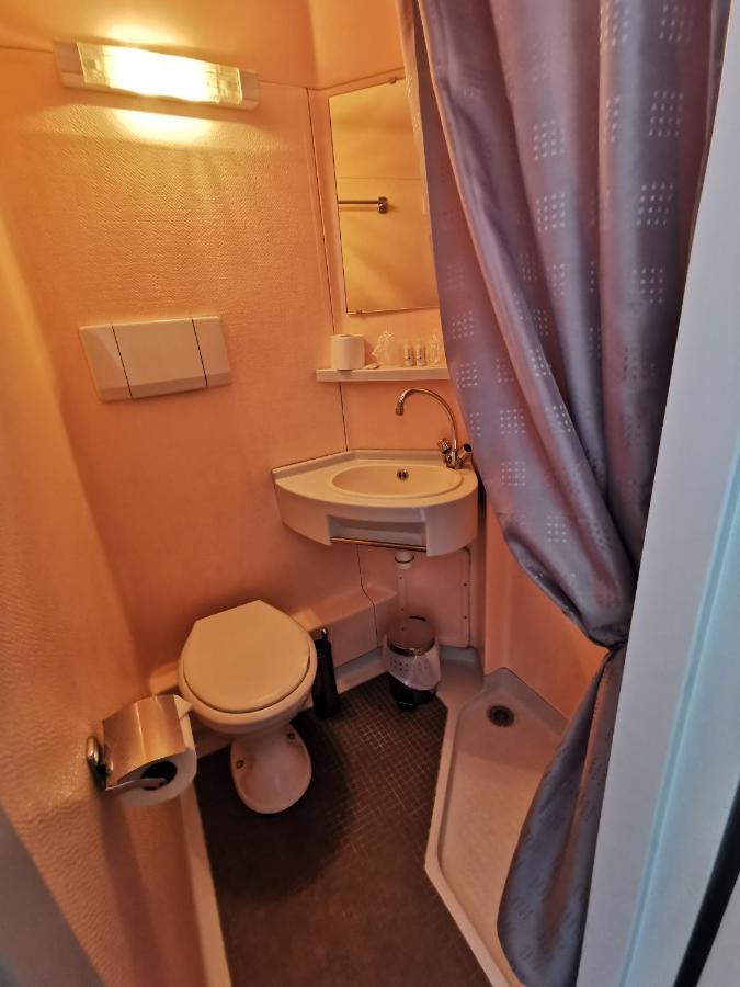 Hotel Le Tourisme Embrun Esterno foto