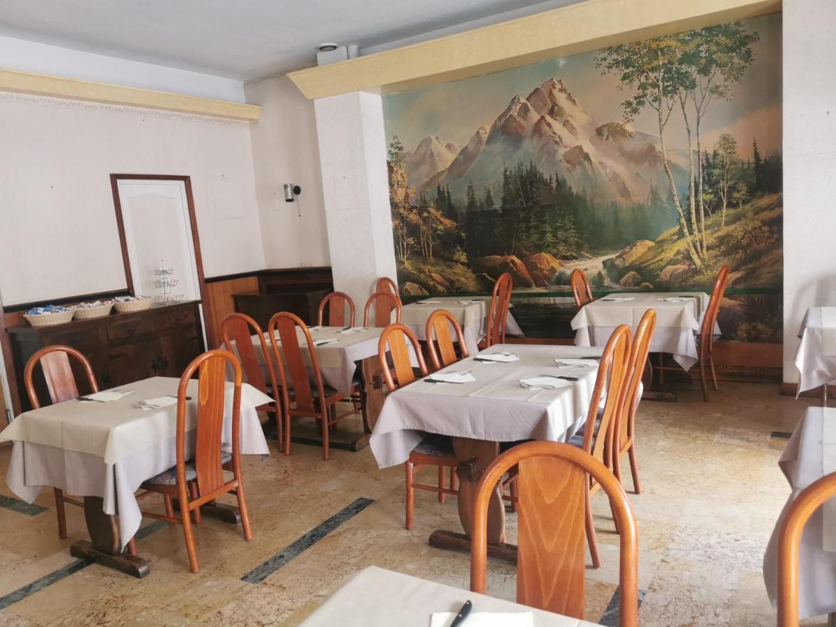 Hotel Le Tourisme Embrun Esterno foto