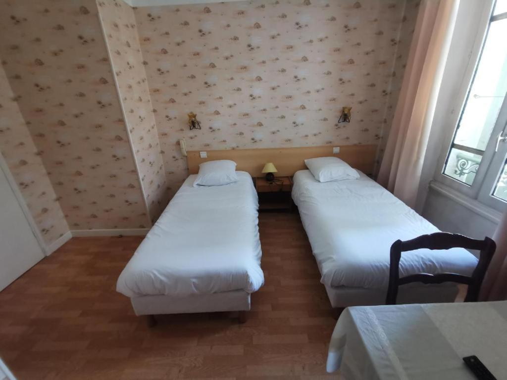 Hotel Le Tourisme Embrun Esterno foto